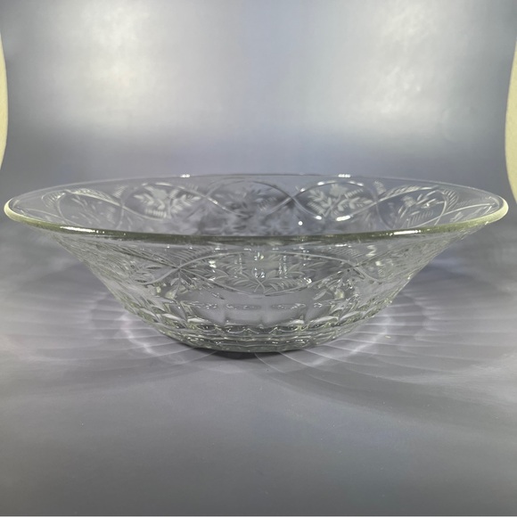 Vintage Large Etched Salad Bowl Floral Leaf Pattern Gift Idea - Picture 4 of 8